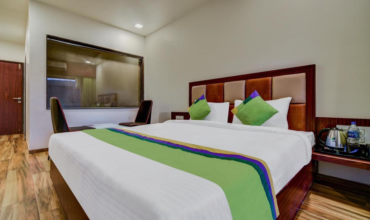 فندق ماهاباليشوارفي  Treebo Trend Khushi River Side Retreat المظهر الخارجي الصورة