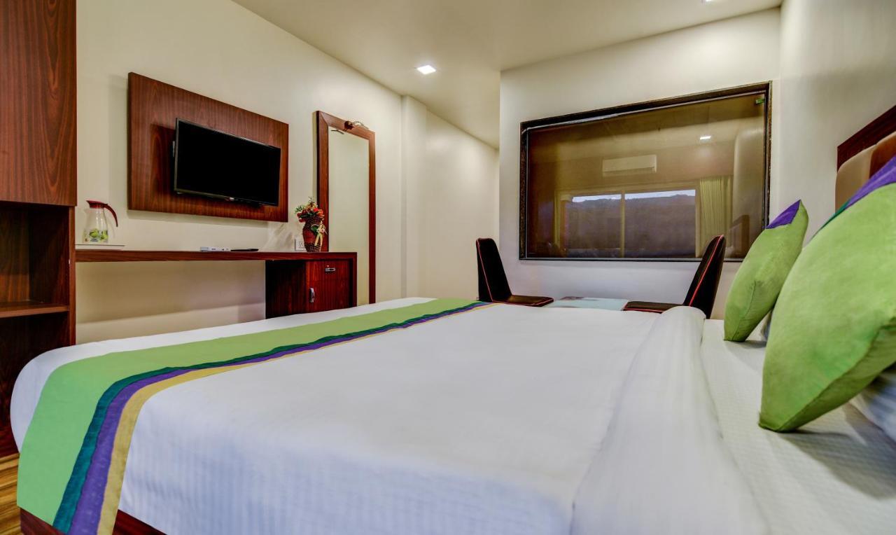 فندق ماهاباليشوارفي  Treebo Trend Khushi River Side Retreat المظهر الخارجي الصورة