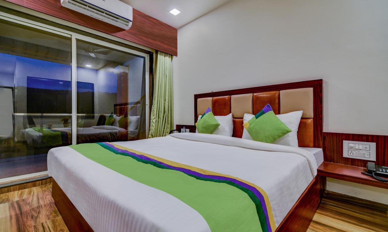 فندق ماهاباليشوارفي  Treebo Trend Khushi River Side Retreat المظهر الخارجي الصورة